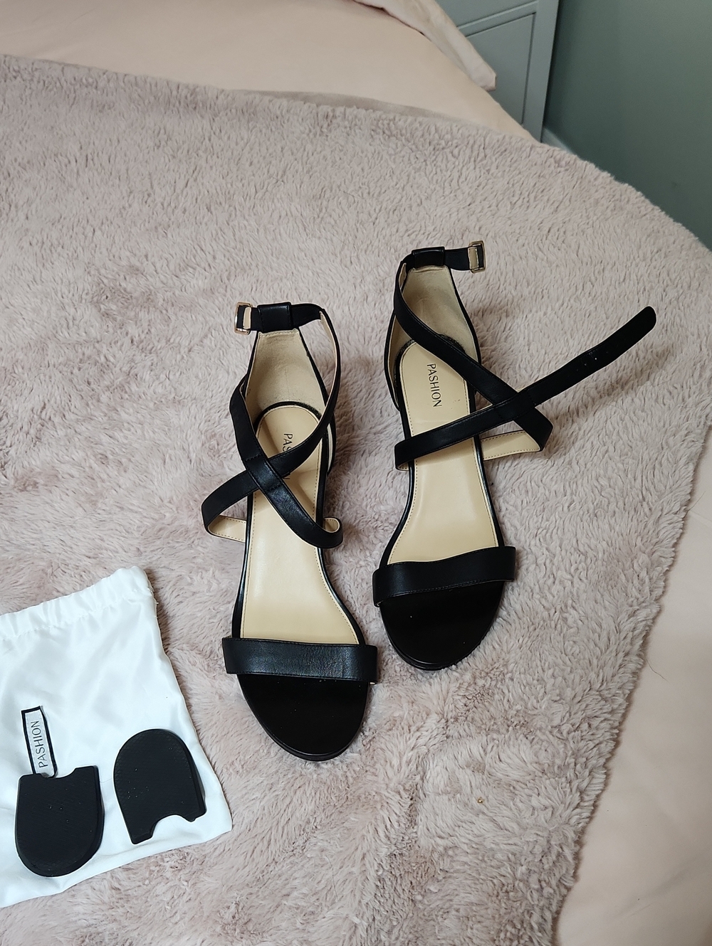 Pashion Footwear Black Strappy Cross‑Band Heeled Sandals
